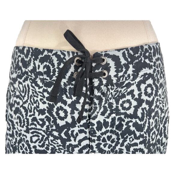 RipSkirt Hawaii Sport Skirt Length 2 Womens Large Night Blooms Floral Tie Waist - Picture 3 of 12